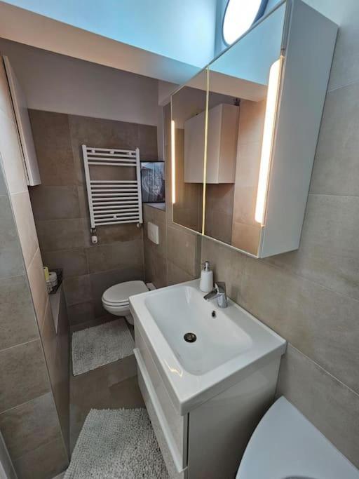 Affordable Suite In Vienna'S Hotpoint Екстериор снимка