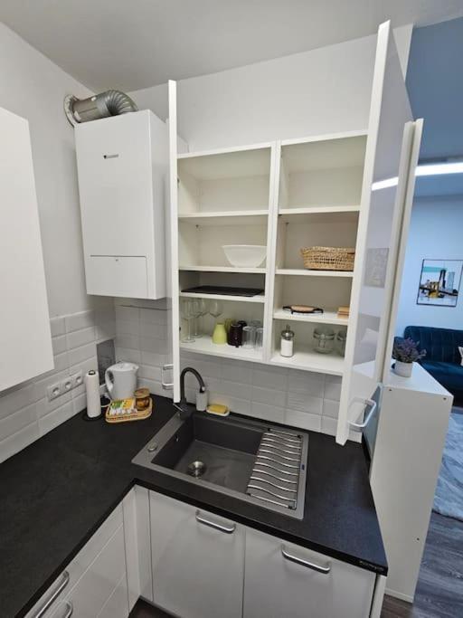 Affordable Suite In Vienna'S Hotpoint Екстериор снимка